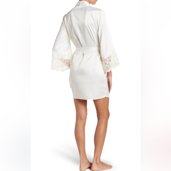 Never worn beautiful lace satin bridal robe, size small/medium - Picture 2 of 9